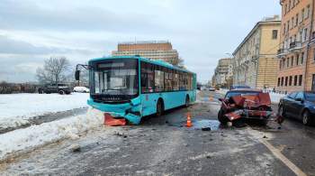 В Петербурге пассажирский автобус попал в ДТП 