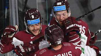 Семь хоккеистов сборной Латвии сдали положительные тесты на COVID-19 