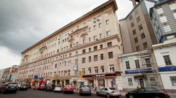 Специалисты обновили тротуары на двух участках Цветного бульвара в Москве 