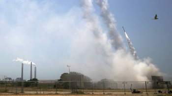 Десятки ракет запустили из сектора Газа в сторону израильских городов