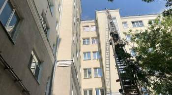 Многоэтажный жилой дом загорелся в Екатеринбурге