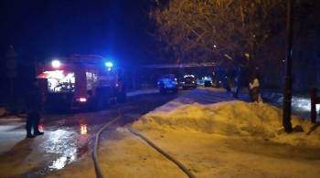 Пожарные потушили огонь в жилом доме в Свердловской области