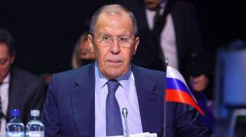 Россия избавляется от рисков, связанных с Западом, заявил Лавров