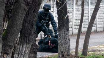 В Алма-Ате задержали более двухсот человек, у них изъяли оружие