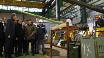 Медведев посетил бронетанковый ремонтный завод в Петербурге
