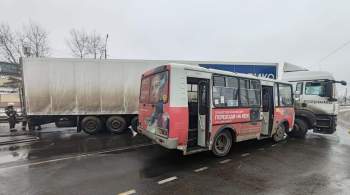 В Иркутске столкнулись автобус и грузовик, есть пострадавшие 