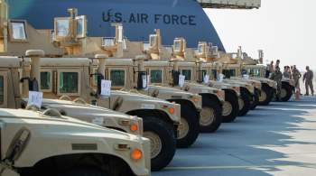 Бронеавтомобиль на учениях десанта США и Южной Кореи застрял в песке