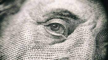 Эксперт спрогнозировал рост доллара из-за ситуации в Казахстане