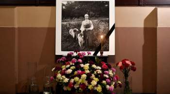 В  Ленкоме  возложили цветы к портрету Инны Чуриковой  