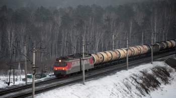 В Сибири товарный поезд столкнулся с грузовиком, погиб один человек