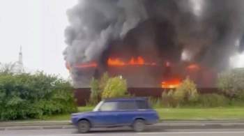 На загоревшемся складе в Новой Москве обрушилась кровля