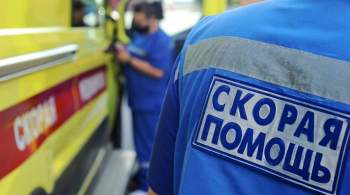 В Москве водитель фуры врезался в подземный переход