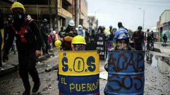 Протестующие в Колумбии напали на автобусы и полицейские участки