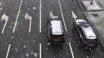 Водителей предупредили об опасности снега на крыше автомобиля