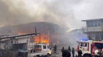 В Сочи ликвидировали пожар на складе 