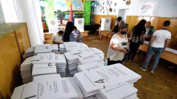 На избирательных участках в Армении выстроились длинные очереди