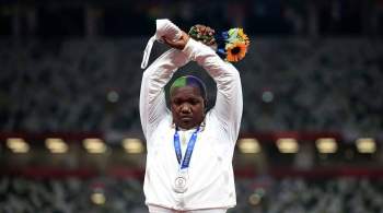 Олимпийский комитет США оценил жест легкоатлетки на церемонии награждения