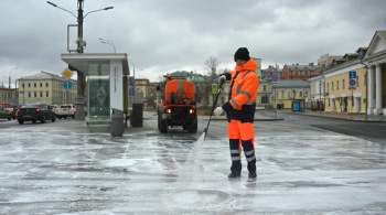 Городские службы промоют дороги и тротуары Москвы шампунем