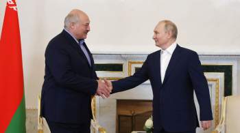 Лукашенко поздравил Путина с днем рождения и назвал его примером для всех 