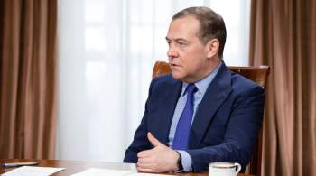 Медведев назвал введение санкций объявлением экономической войны