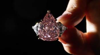 Гигантский бриллиант выставят на торги в Швейцарии