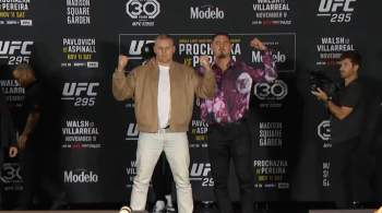 Британец обнял Сергея Павловича на битве взглядов перед UFC 295: видео 
