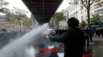В Париже полиция применила водометы на акции в поддержку Палестины