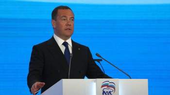Медведев поблагодарил медработников за мужественное выполнение долга