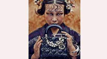 Дом моды Dior извинился перед Китаем за скандальное фото на выставке
