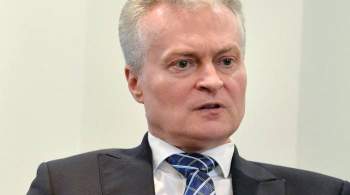 Президент Литвы наделил военных специальными полномочиями из-за мигрантов