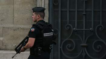В Марселе неизвестный напал на полицейских у пункта сбора помощи Украине