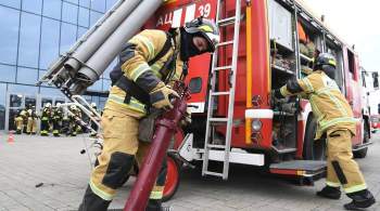 Из здания вуза в Петербурге эвакуировали около ста человек из-за возгорания