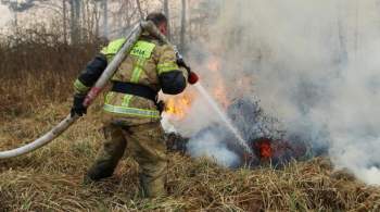 В Свердловской области локализовали пожар в поселке Первомайский
