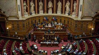 Сенат Франции одобрил законопроект о вакцинных пропусках