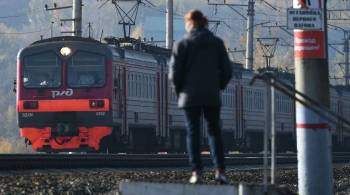 В Рязани на железнодорожном переезде электричка столкнулась с автомобилем