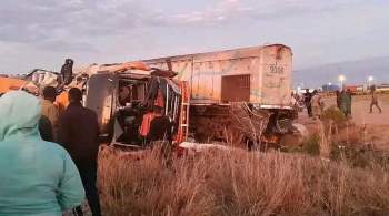 В Танзании при столкновении поезда с автобусом погибли 13 человек 