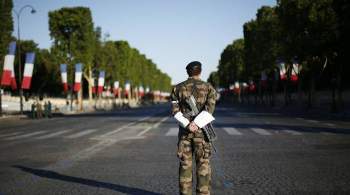 Более ста тысяч человек поддержали обращение военных к властям Франции