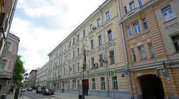 В старинном доме в центре Москвы отреставрировали оконные блоки