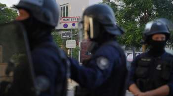Во Франции полицейского, застрелившего подростка, поместили под стражу