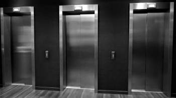 Неисправный лифт в многоэтажке Подмосковья едва не убил пассажирку