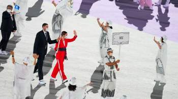 Российские спортсмены вышли на церемонию открытия Олимпиады под флагом ОКР