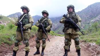 Российские военные отработали уничтожение боевиков в горах Таджикистана