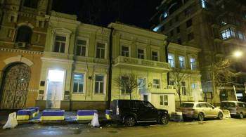 Великобритания перевела часть своих дипломатов из Киева во Львов