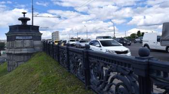 Специалисты промыли Крестовский путепровод в Москве ко Дню города