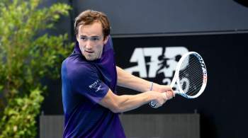 Медведев победил Хачанова в четвертьфинале турнира в Аделаиде