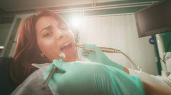 Женщина проникла в клинику и вырвала пациенту 13 зубов