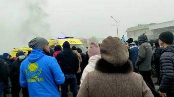 Пострадавшего в Алма-Ате сотрудника СМИ доставили в больницу