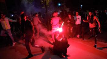 СМИ сообщают о нападении полиции на фанатов  Ливерпуля  в фан-зоне в Париже