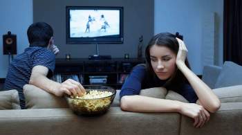Что можно есть, когда смотришь телевизор? Назван идеальный продукт