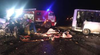 В Свердловской области автобус столкнулся с автомобилем, погиб человек 
